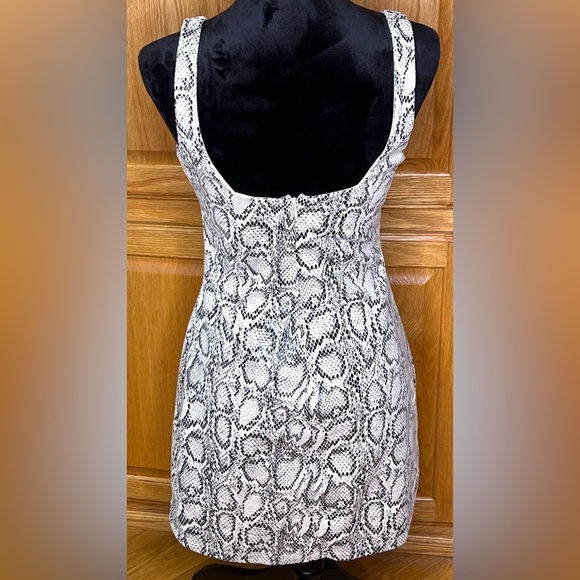 ZARA Animal Print Snakeskin Faux Suede Mini Dress Black & Ecru Size Medium‎ - Picture 8 of 13